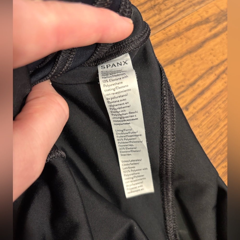 SPANX faux leather leggings women’s M - Picture 7 of 9